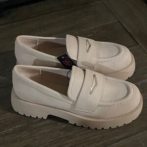 No Boundaries Cream Flats with Gold Accent